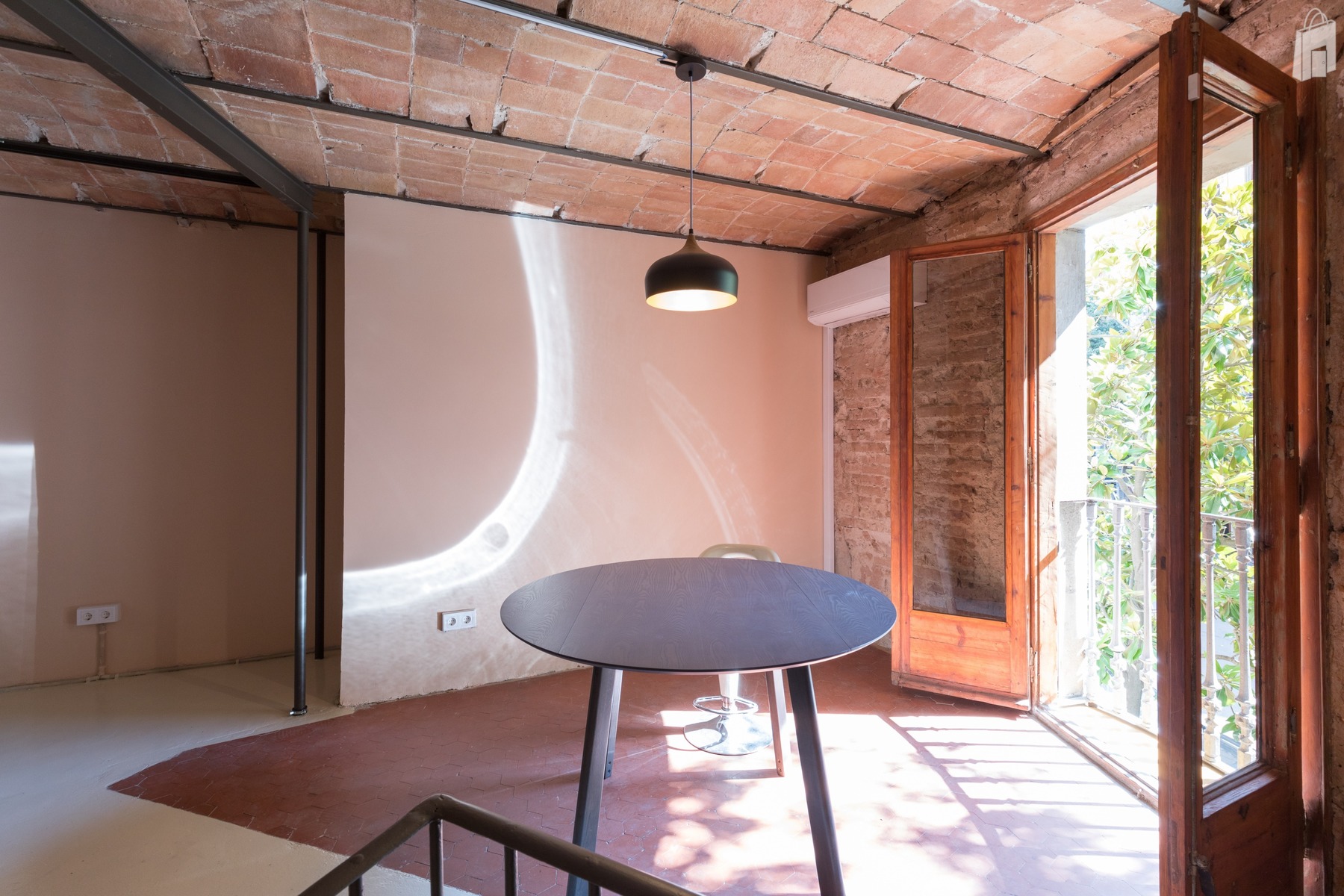 The interior is pretty spacy and lighty