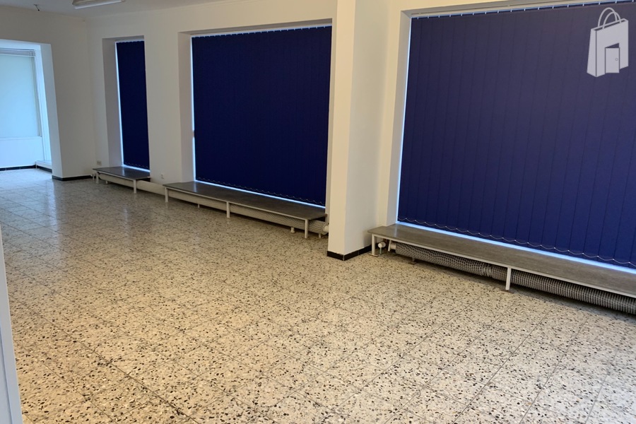 3 von 4 Schaufenstern 