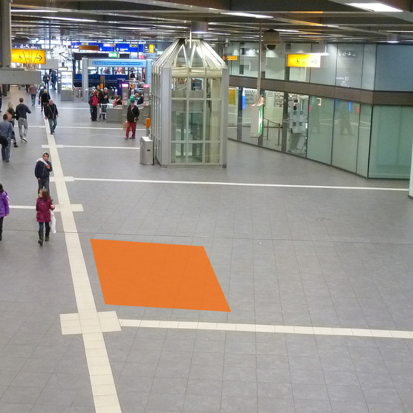 Passage zwischen Fahrstuhl, U-Bahn und südlicher Treppe