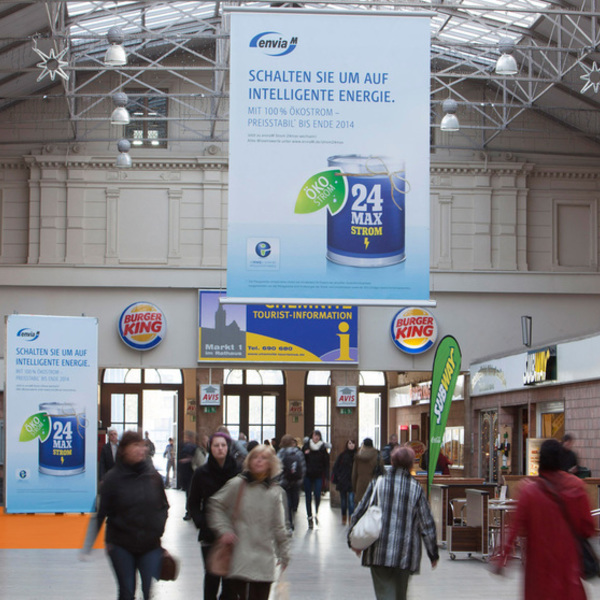 Sales Promotion, Empfangshalle, vor Ausgang Richtung Bahnsteig