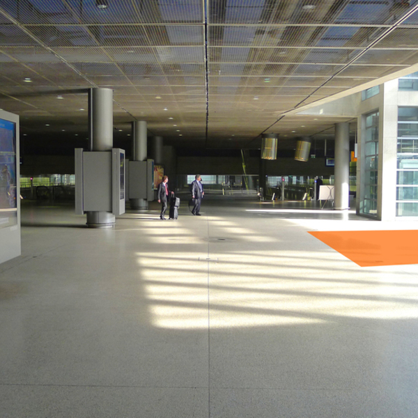 Sales Promotion, Passage Regionalbahnhof, Seite Eingang Arcaden