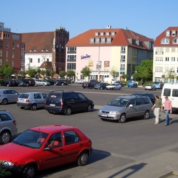 Brunnenplatz (nahe Rathaus) maximale Fläche