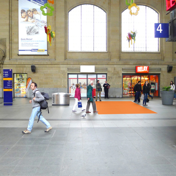 Querbahnsteig, zwi. Zugang z. d. Bahnsteigen 4 und 5