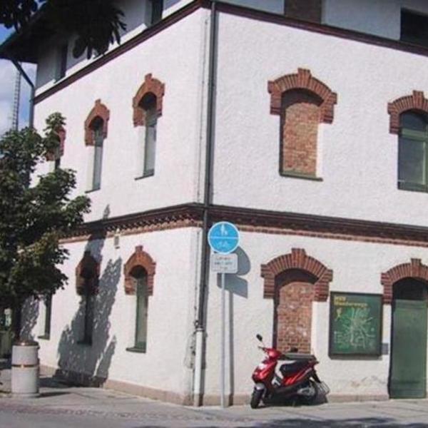 Außenstandort, vor dem rechten Fenster