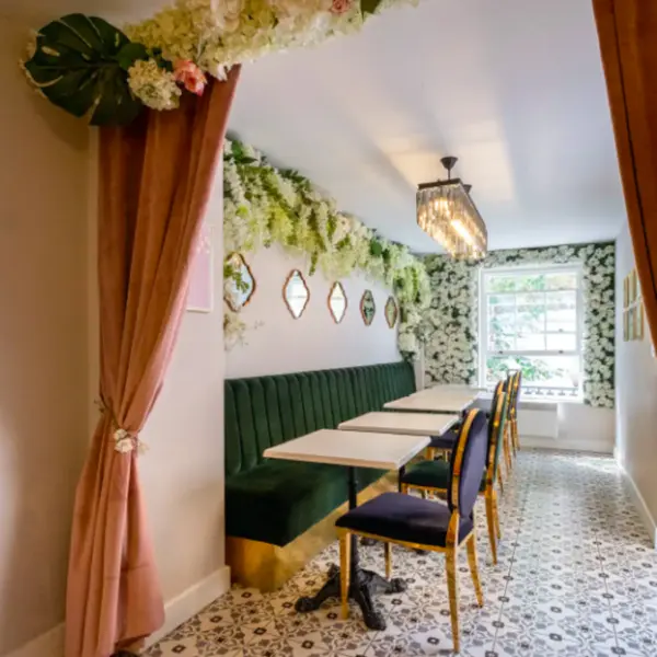 Luxurious and Posh cafe and pop-up space in Hyde Park