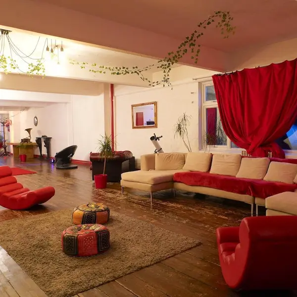 Classic and Unique Creative Studio in London (HQ)