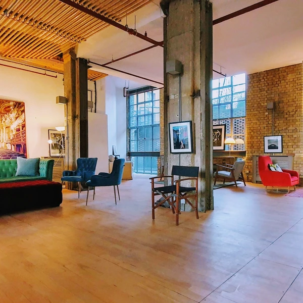 Brickwall studio by Tate Modern