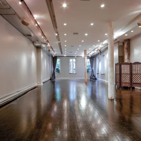 Airy Open Gallery Space  in Hudson Street