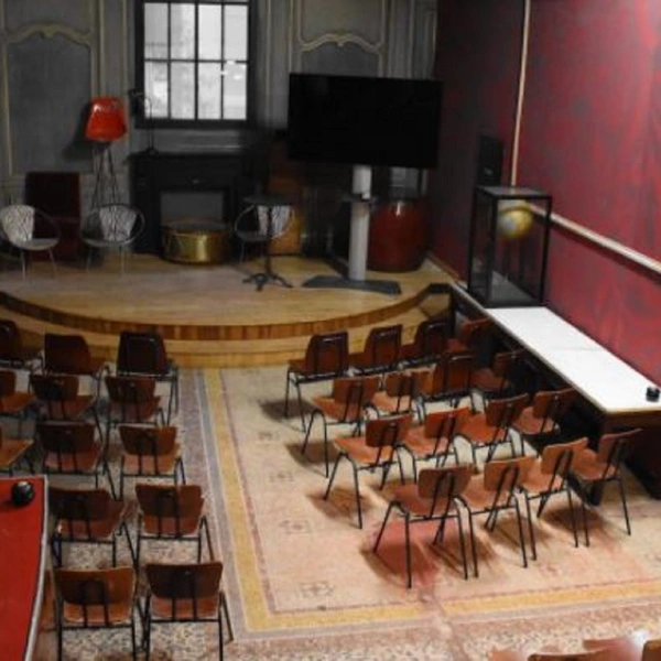 Classic and Unique Creative Space in Paris