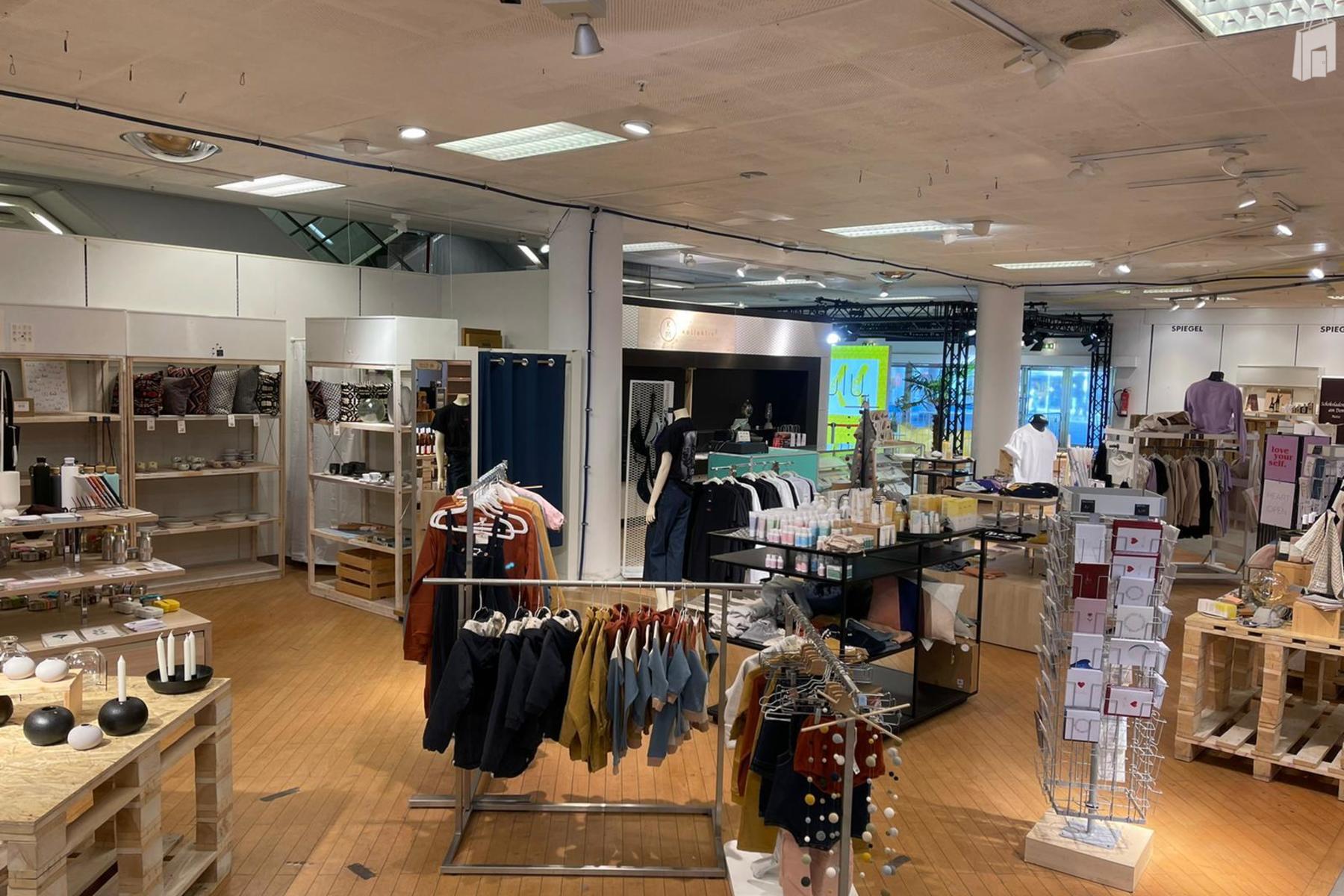 Erdgeschoss Shop Women Founded