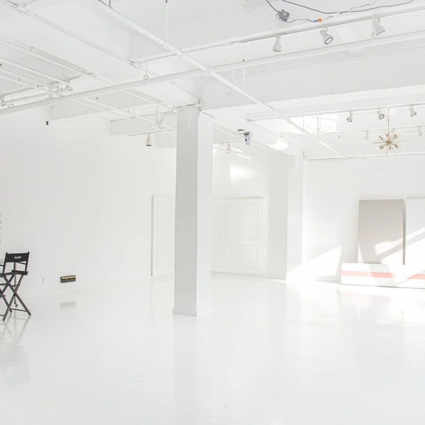 Spacious studio with Kitchen space in Chelsea