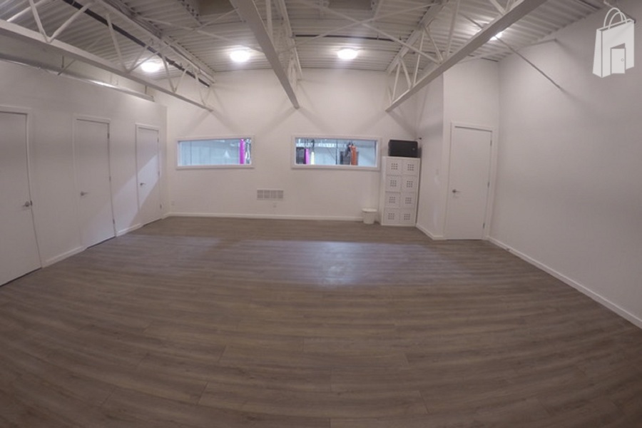 Upstairs Studio 600 sq ft