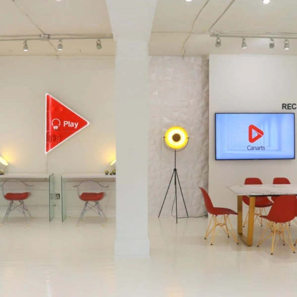 Dundas Square Studio And Event Space