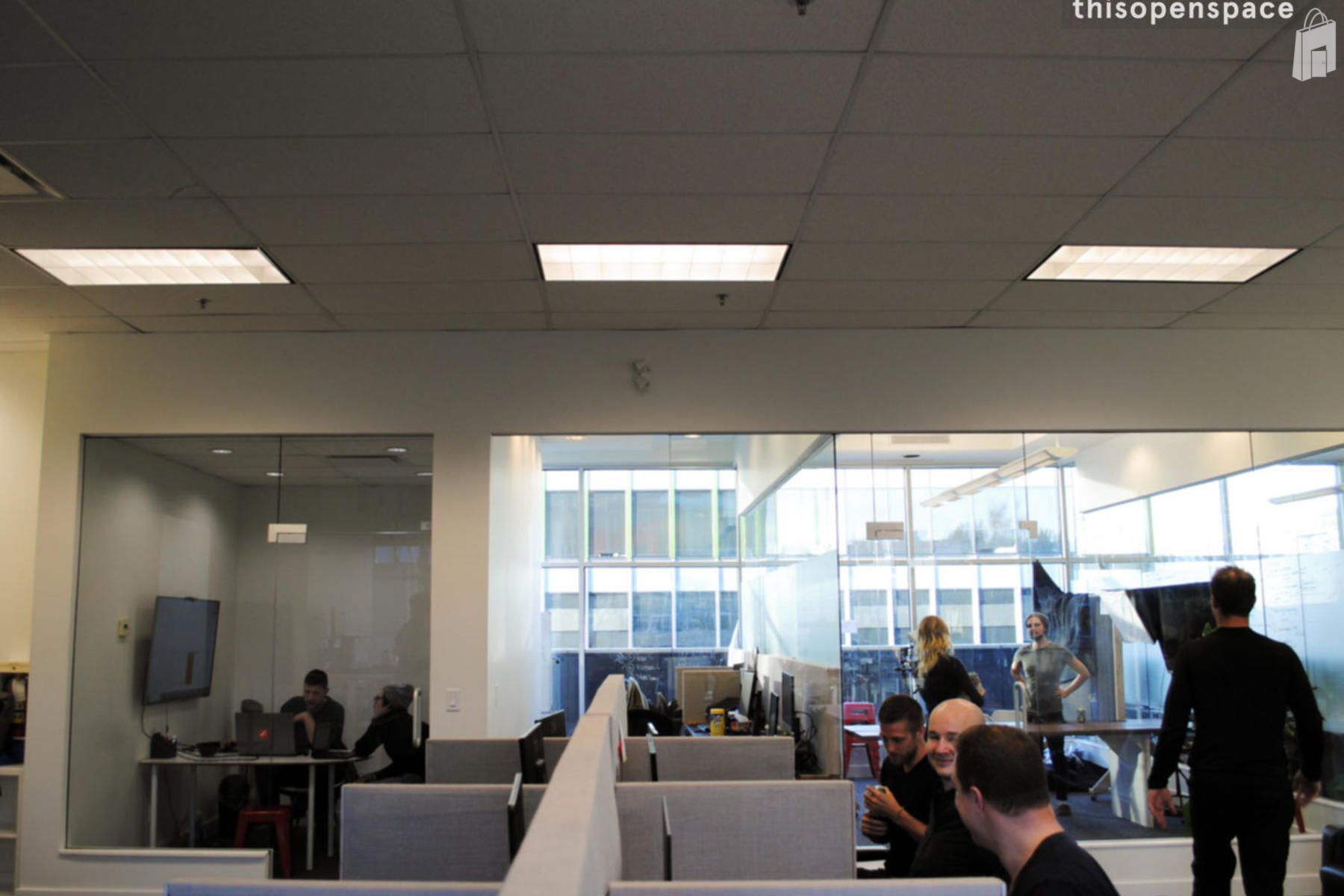 office_indoor working space