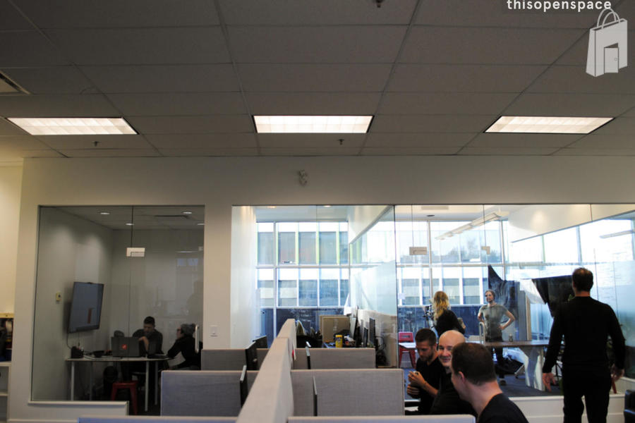 office_indoor working space