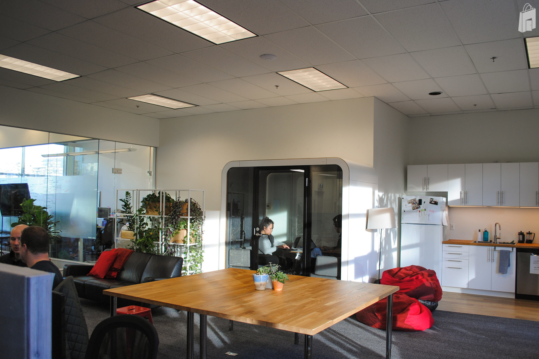 office_soundproof meeting booths