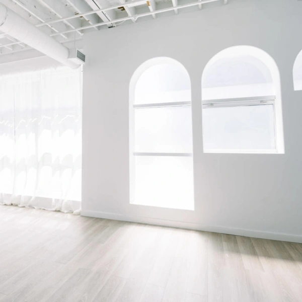 Sunlight Open Concept Studio