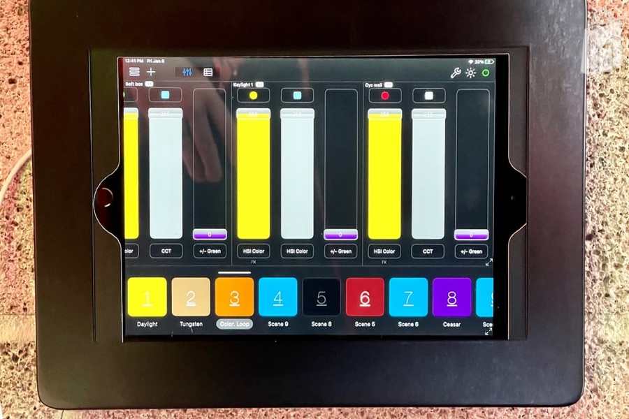rgb prelit cyclorama control (Ipad)