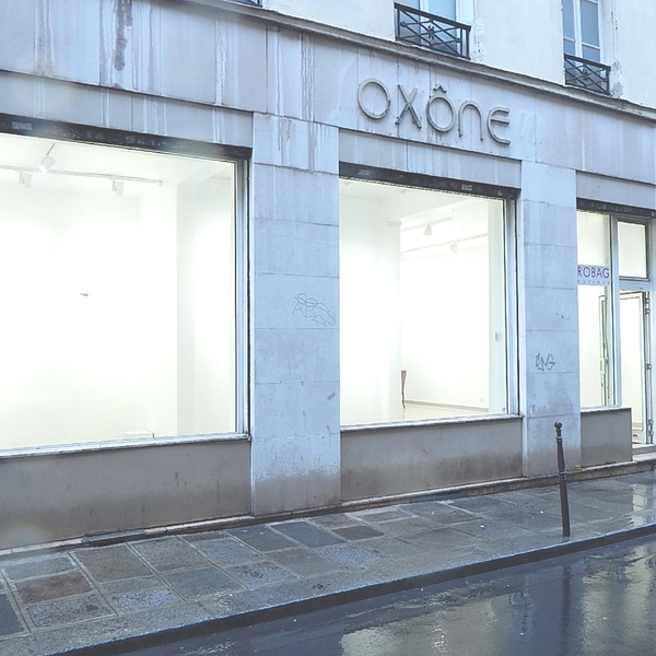 Bright, Clean Space in Rue Chapon