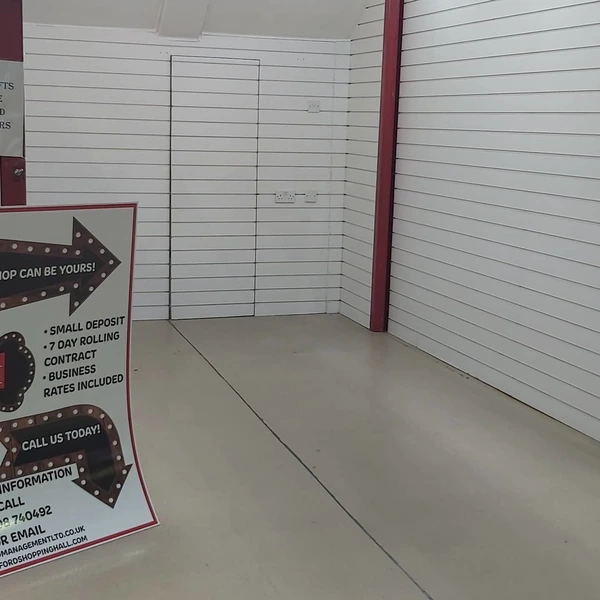 Fabulous small unit in quirky London independent shopping centre