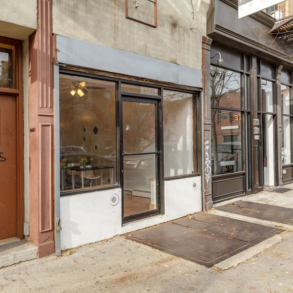 Clean Gallery Feel that can be used as a gallery, retail or office space