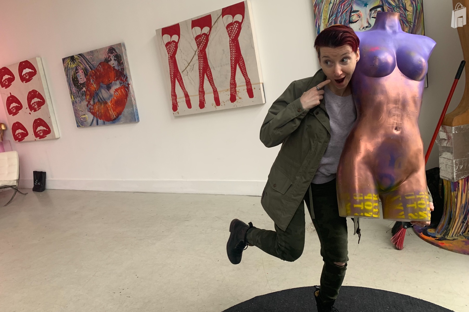  Visitors and Manniquins