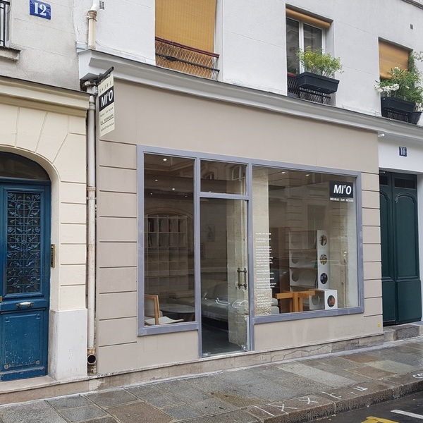 Charming brick walled boutique  in the trendy Village Haut-Marais,