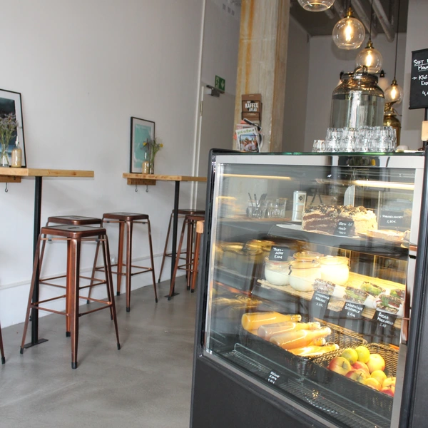 Modernes, stylisches Café in zentraler Lage.