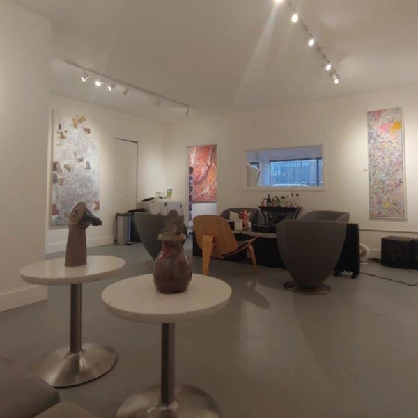 Contemporary white gallery in Richmond