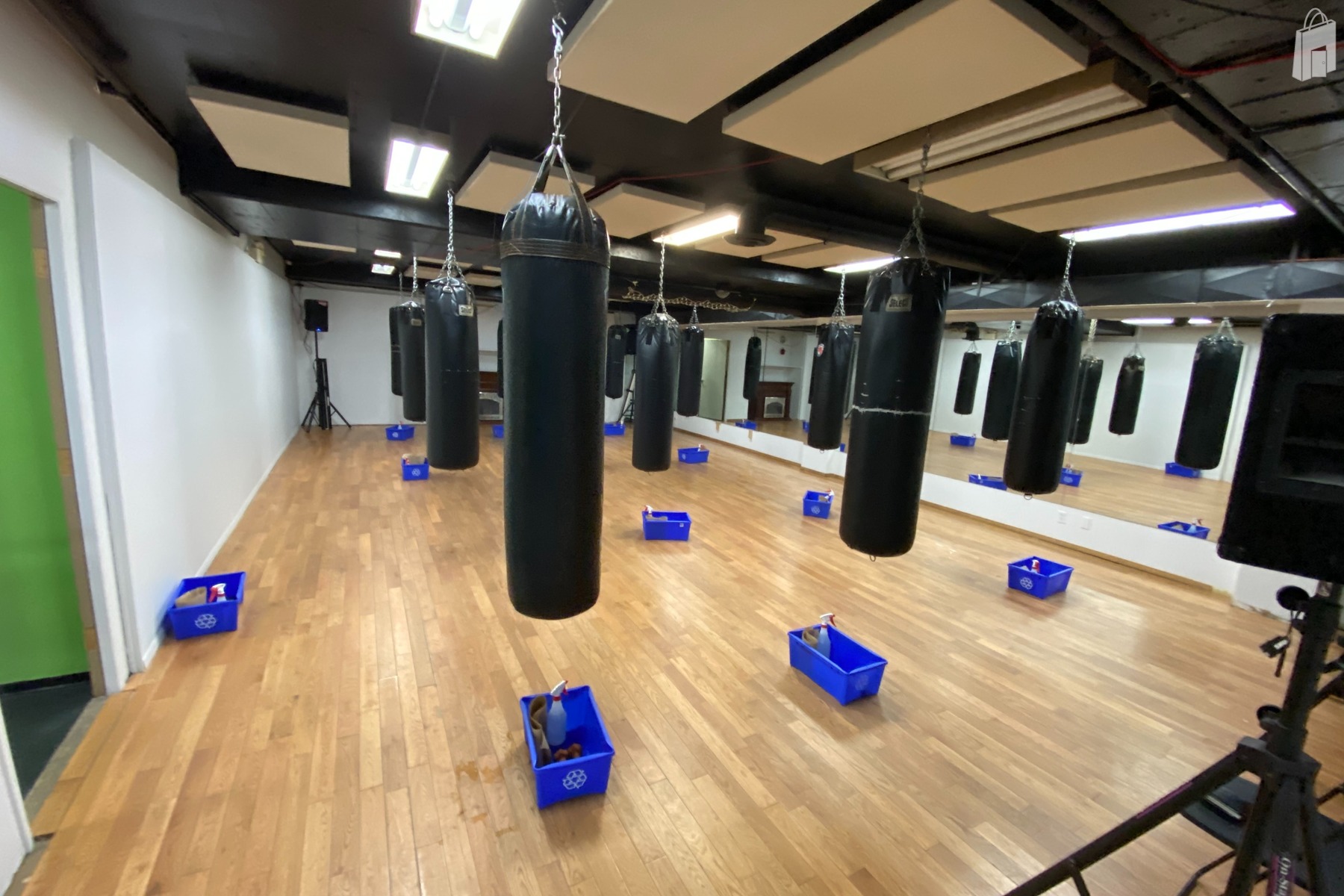 12 HOOKS FOR BOXING BAGS