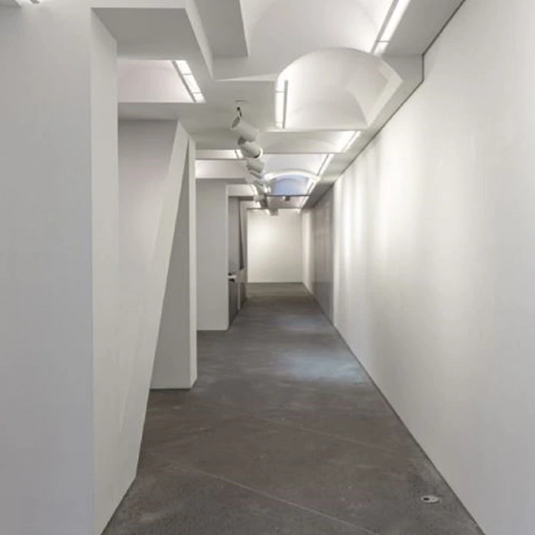 White Modern gallery in Chelsea NYC