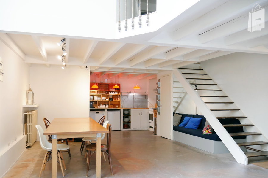 A fully equipped kitchen