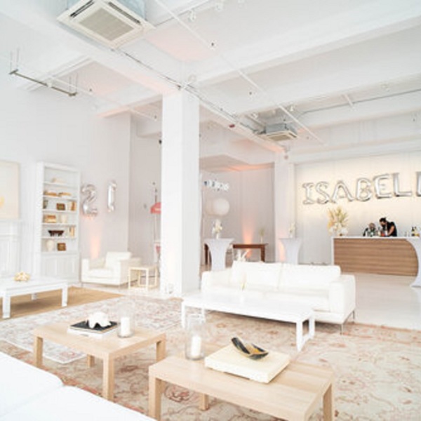 Vibrant and Posh  white studio in Hudson Yards