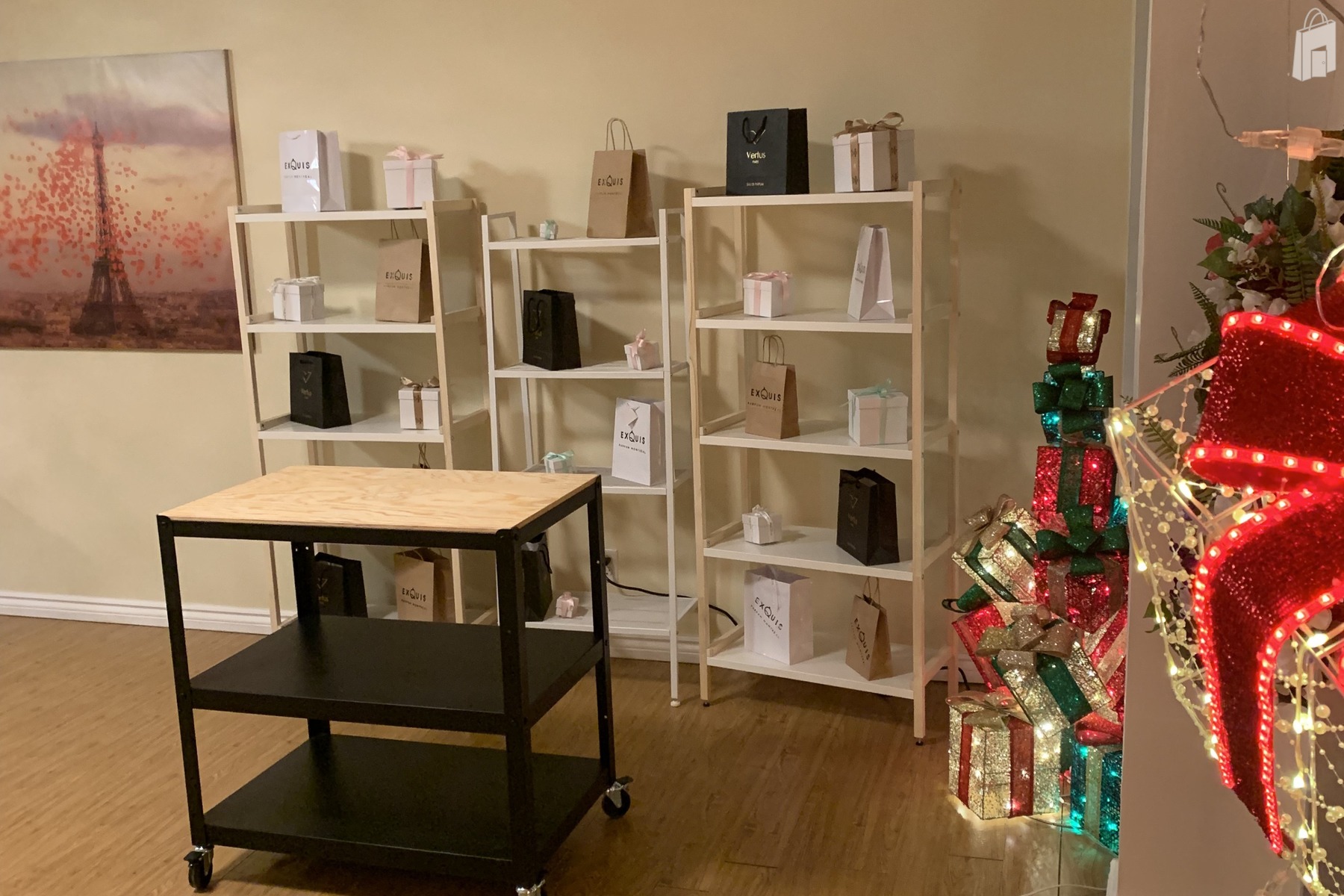 corner for rent view from entrance