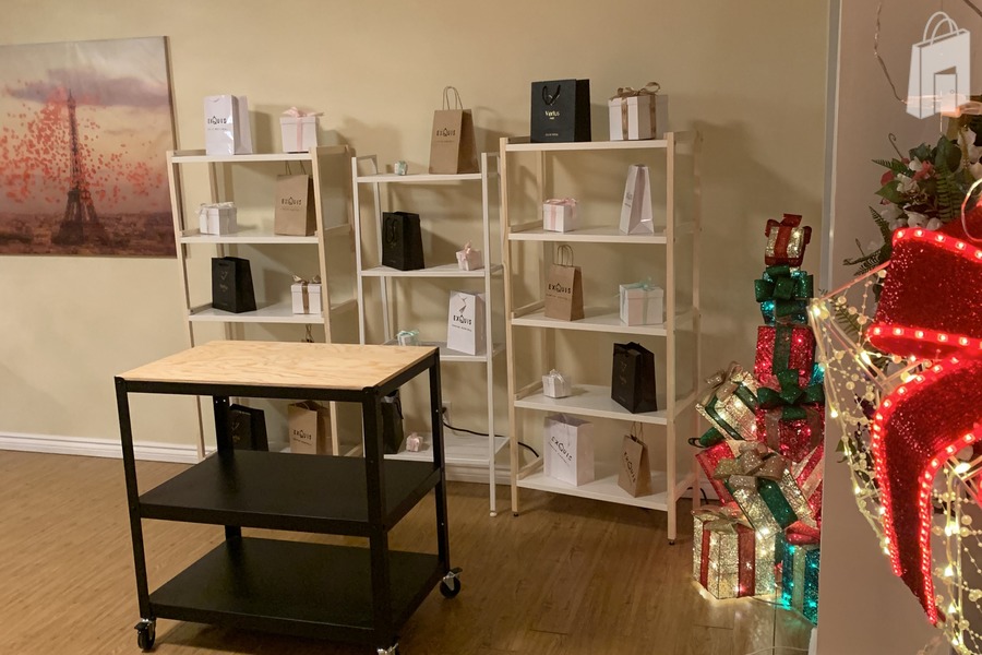 corner for rent view from entrance