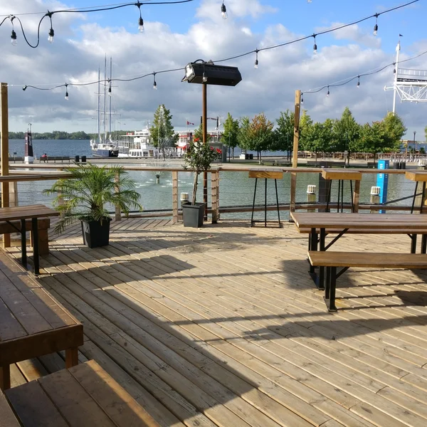 Harbourfront, elegant and rustic space
