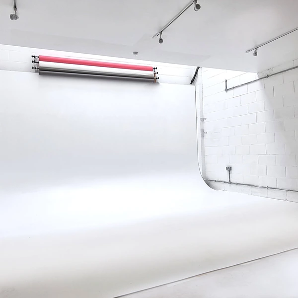 Large White Space with black out/daylight skylight