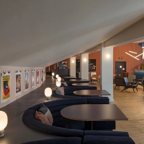 Innovative, modular design bar and kitchen 