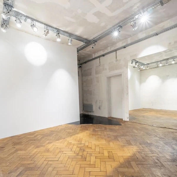 Beautiful Pop Up store rental in the heart of the Marais, Paris