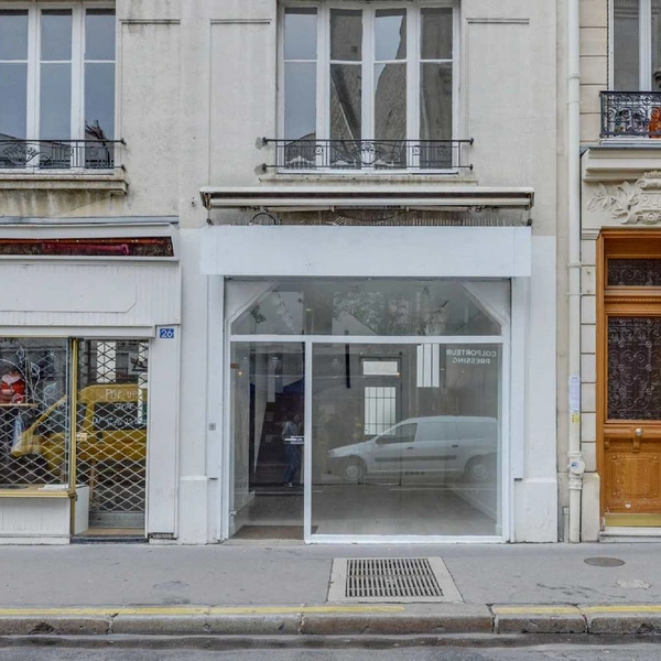 Charming Pop Up Boutique in  Batignolles