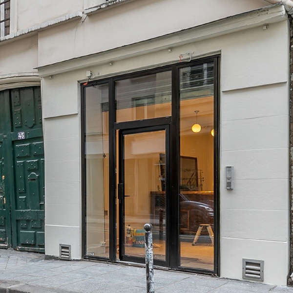 Incredible showroom and event space in Rue d'Aboukir,Paris