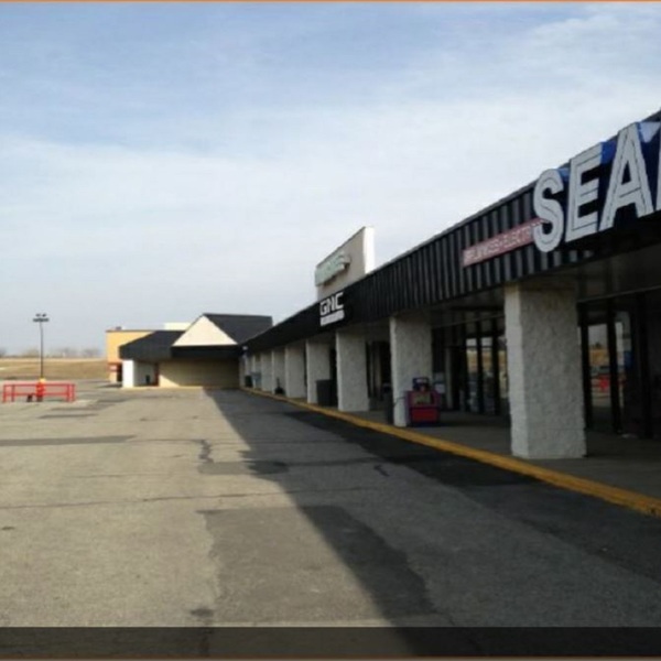 Great Retail Space in the Largest Shopping Center in Kendallville