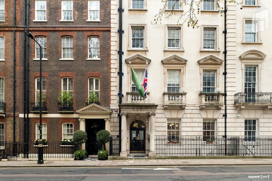 43 Upper Grosvenor Street front exterior