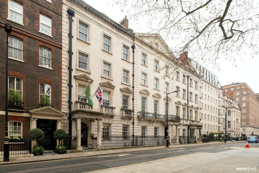 43 Upper Grosvenor Street front exterior