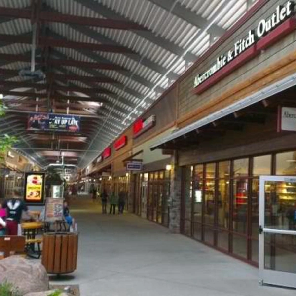 Retail Spaces in a Great Outlet Mall in Baraboo, Wisconsin
