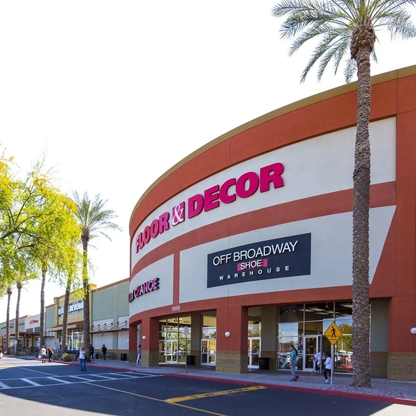 Amazing space in Camelback Road