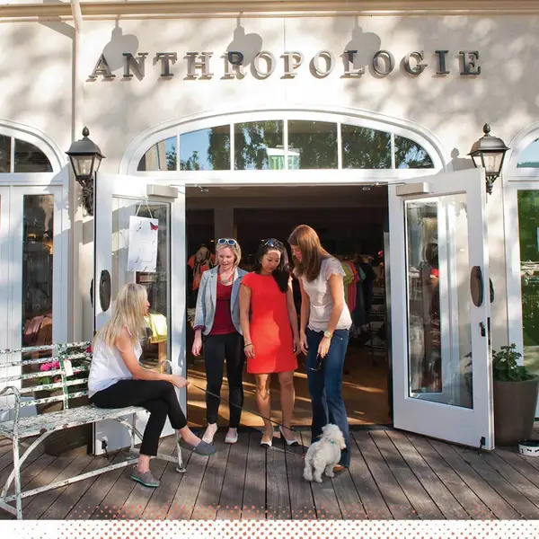 Stellar gallery space in University Avenue area