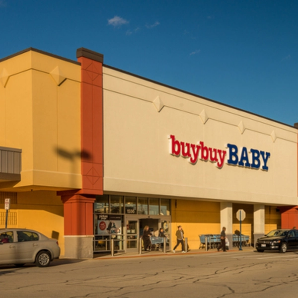 Stunning shop in the lively neighborhood of Downers Grove