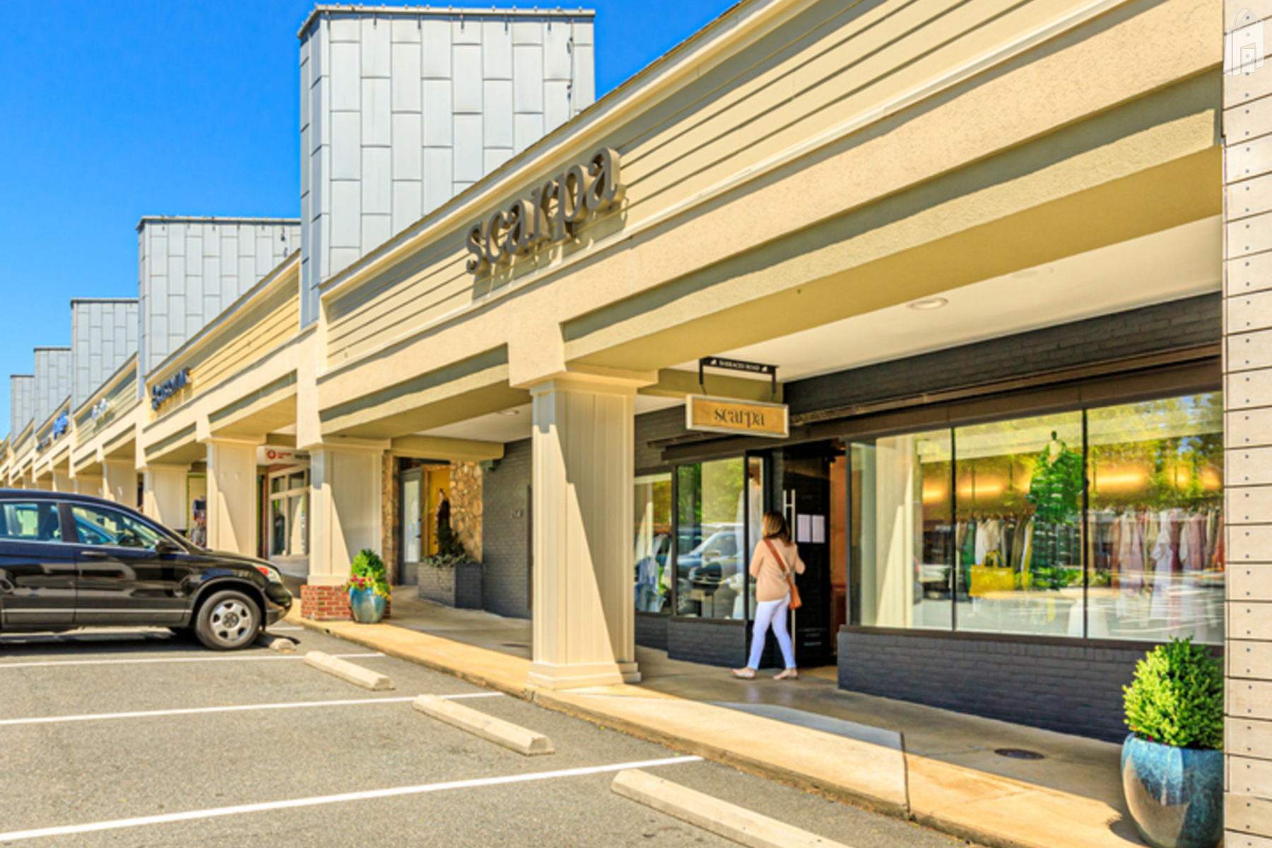 Barracks Road Shopping Center