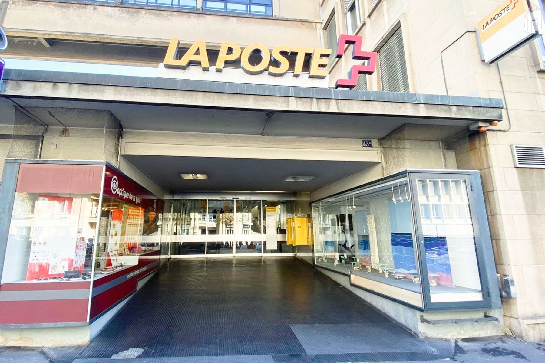 Vue extérieure, filiale de la Poste Lausanne 1 Dépôt